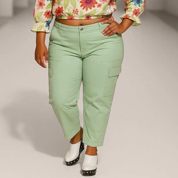 Plus size cargo pants - Picture 1 of 4